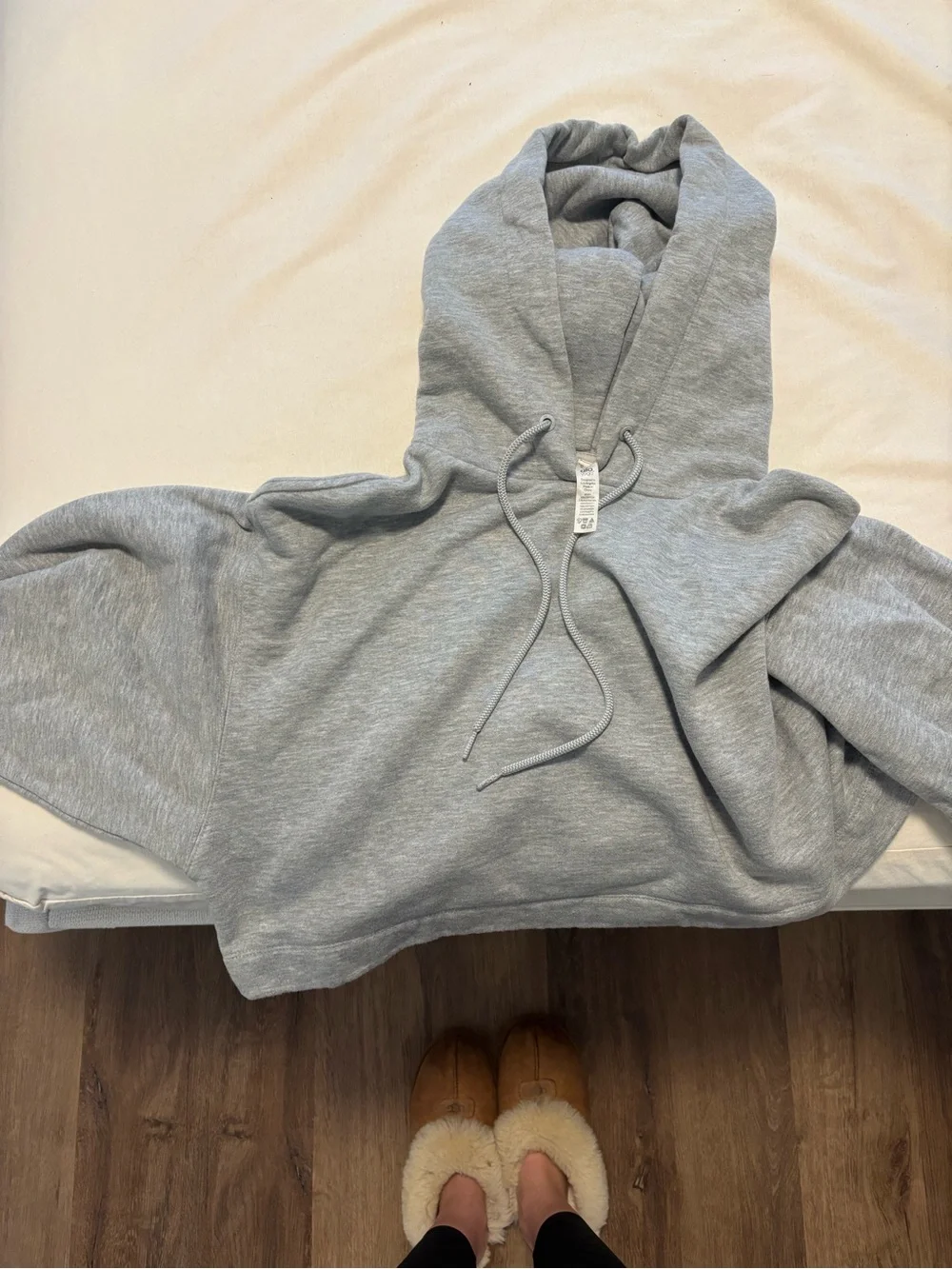 ALO Yoga Athletic Heather Grey Cropped Hoodie